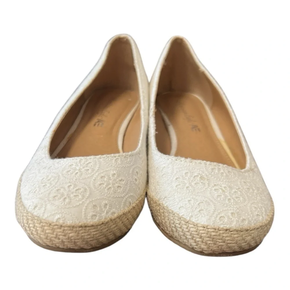 American Eagle White Short Wedges Size 9.5 Women